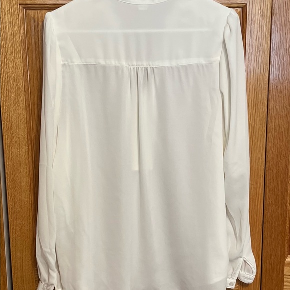 Ivory zip front long sleeve blouse. Forever 21 +. Size XL. Gathered back - Picture 3 of 6